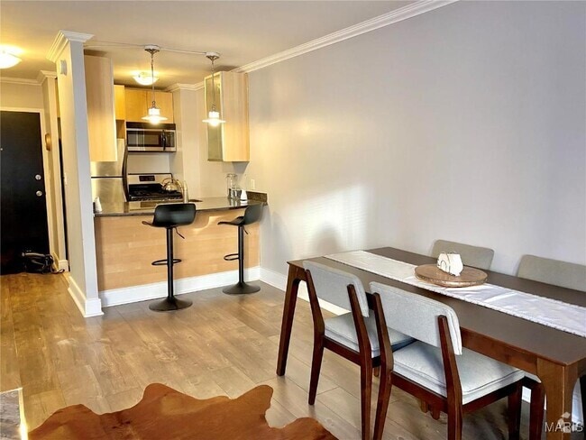 Building Photo - 210 N 17th St Unit 208 Rental