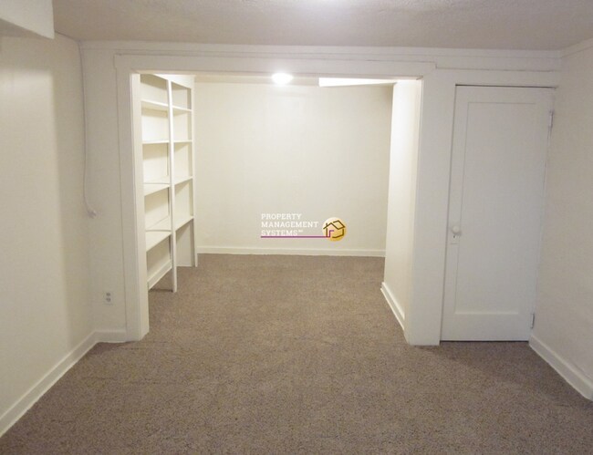 Photo - 1 Bedroom Avenues Apt on B Street! All Utilities Included! Unidad #01