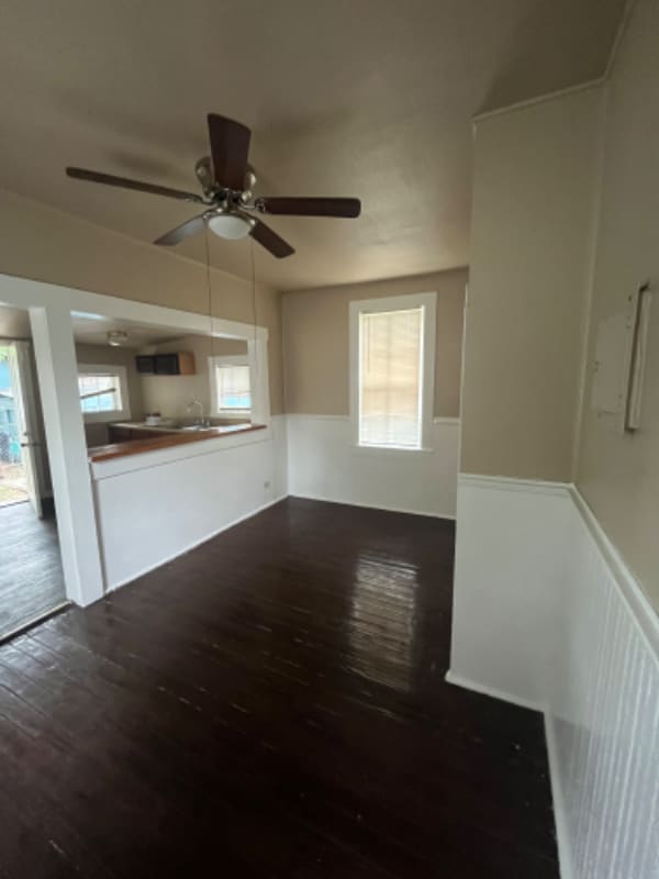 307 E Lambert St