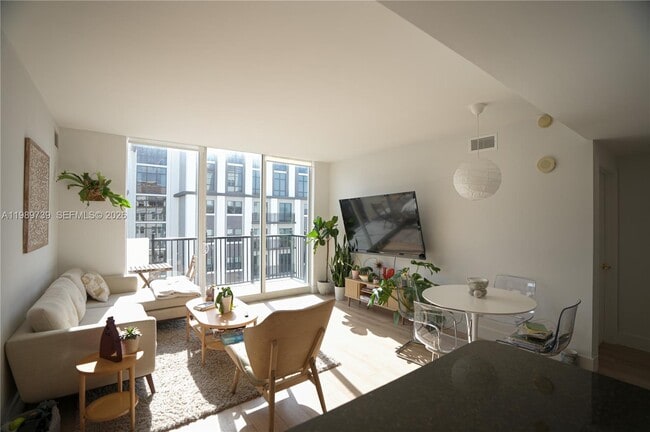 Building Photo - 4100 Salzedo St Unit 916