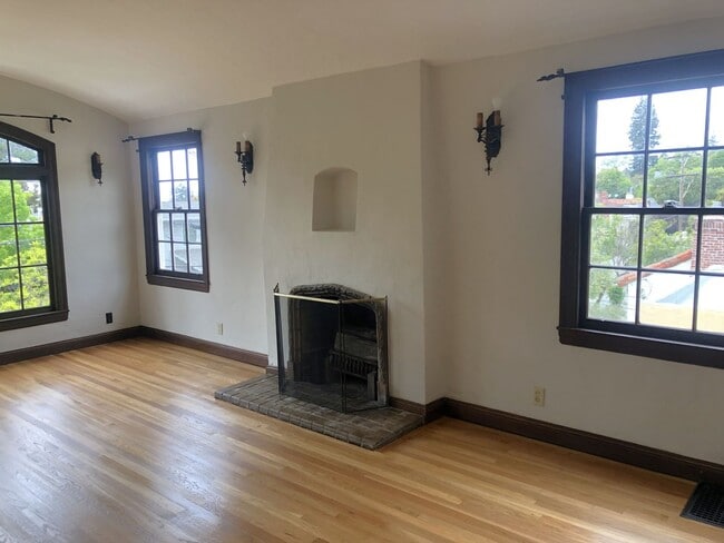 Photo - COMING SOON-large bedroom and is located near the north side of UCB Unit Apt 1683