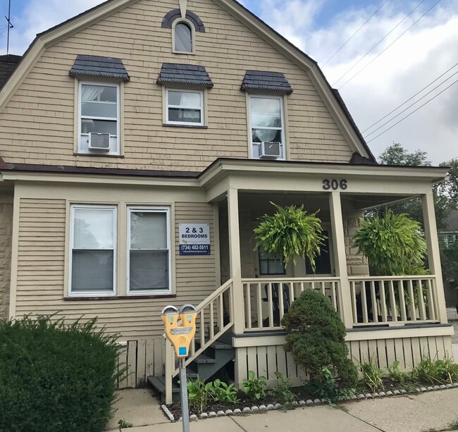 Building Photo - 306 N Normal St
