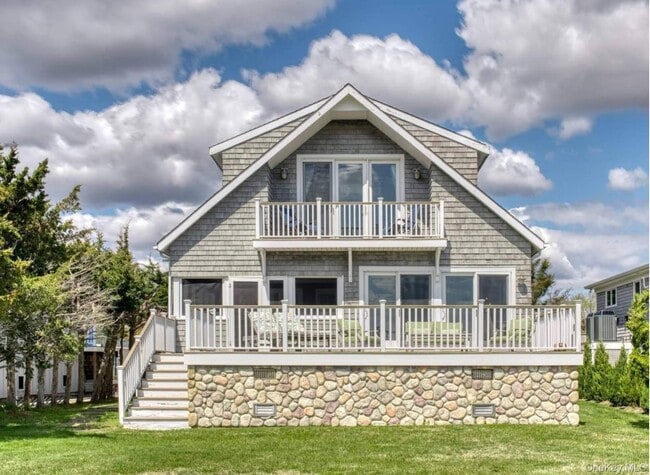 21 Bayside Ave