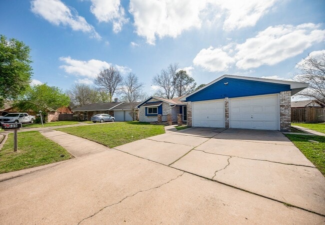 Building Photo - 6835 Castleview Ln