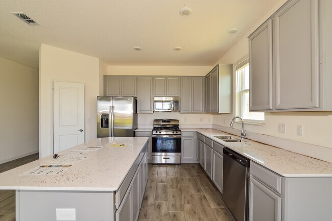 Photo - 33533 Sky Blossom Cir, Leesburg, FL