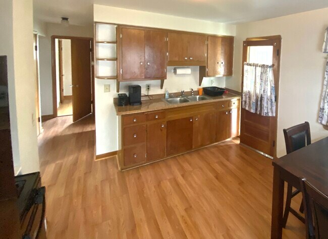 Photo - 121 W Bagley Rd