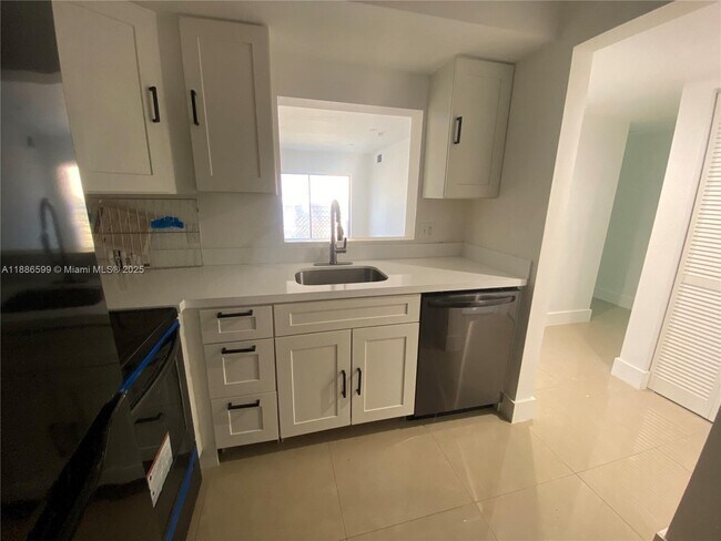 Photo - 3700 NW 21st St Unit 412