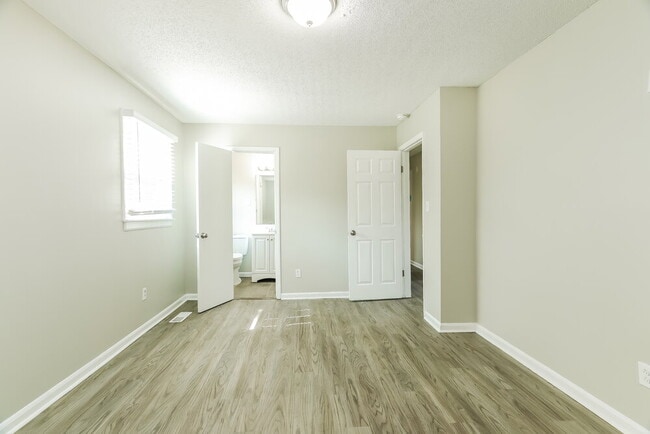 Photo - 1608 6th St NW