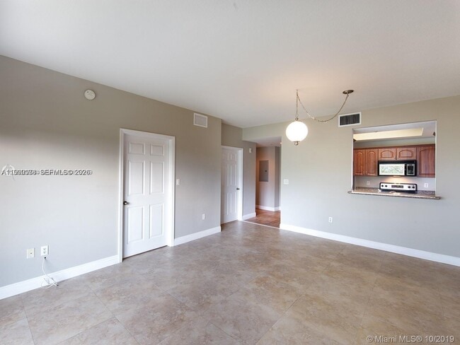 Photo - 3590 Coral Way Unidad 509