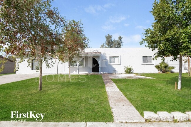 Building Photo - 18216 N 24th Dr