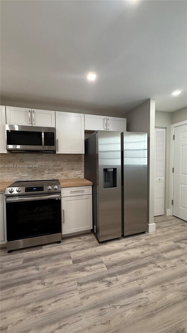 Photo - 1750 NE 191st St Unit 725-4