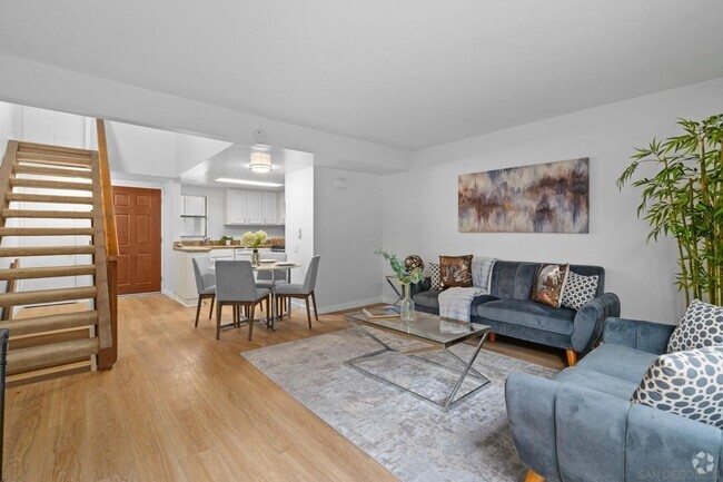 Building Photo - Upgraded 1 Bedroom, 1 Bath Townhome in Pri...