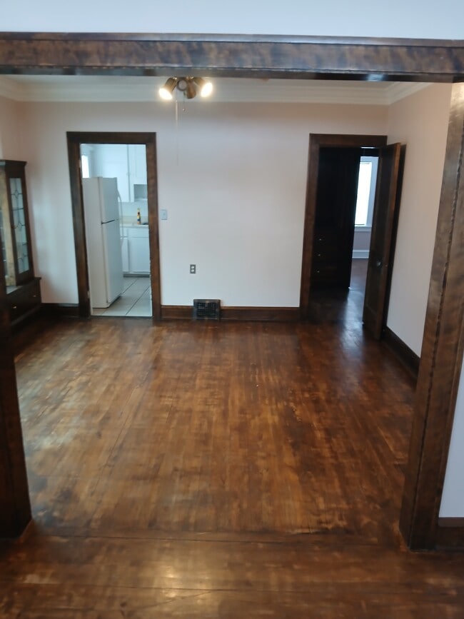 Photo - 5218 Ira Ave Unit 2 Bedroom upper Duplex