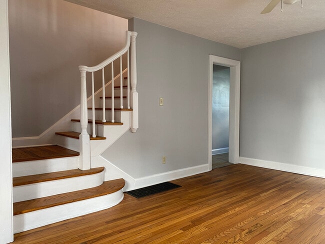 Dining room - 121 S High St