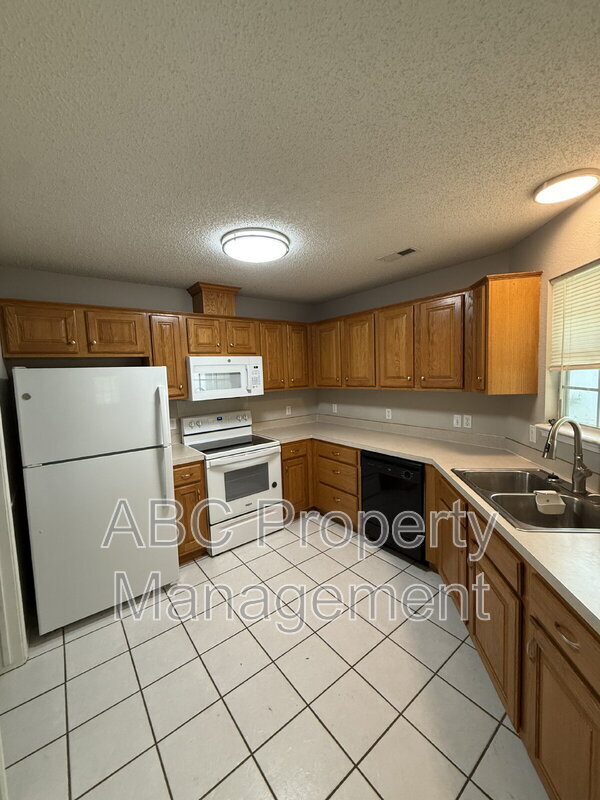 Photo - 313 Summerset St