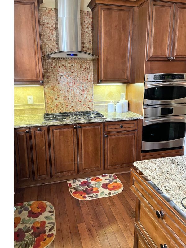 Photo - 9908 E Hill Dr