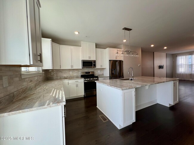 Photo - 32 Mariveles Wy