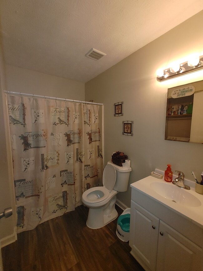 Photo - Cross Creek Apartments