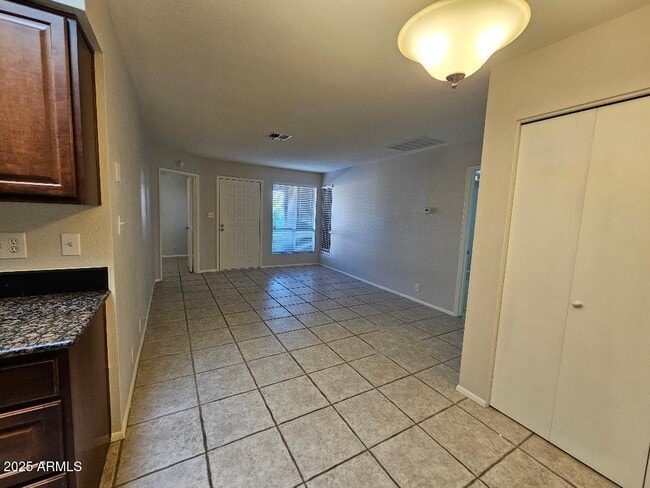 Photo - 312 W Yukon Dr