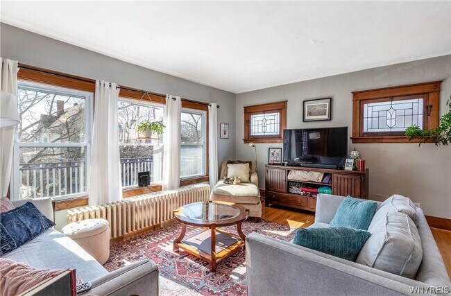 Photo - 230 Pennsylvania St