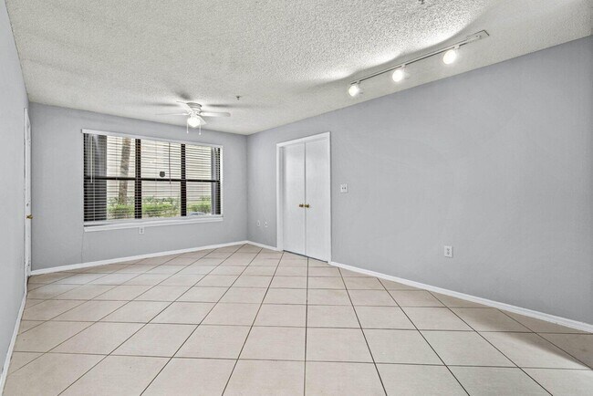 Photo - 2305 N Congress Ave Unit 18
