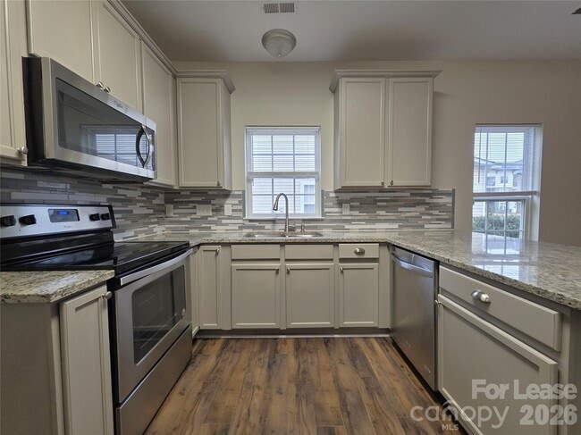 Photo - 2023 Heywood Ave