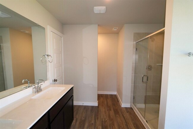 Building Photo - 5803 Aurora Ln