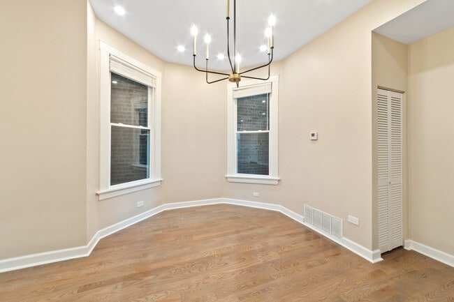 Photo - 2653 W Hirsch St Unidad 1