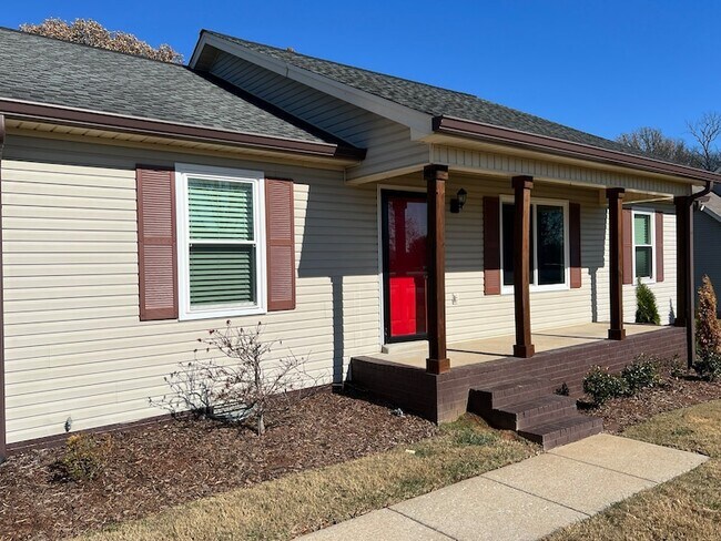 Photo - 204 Homewood Dr