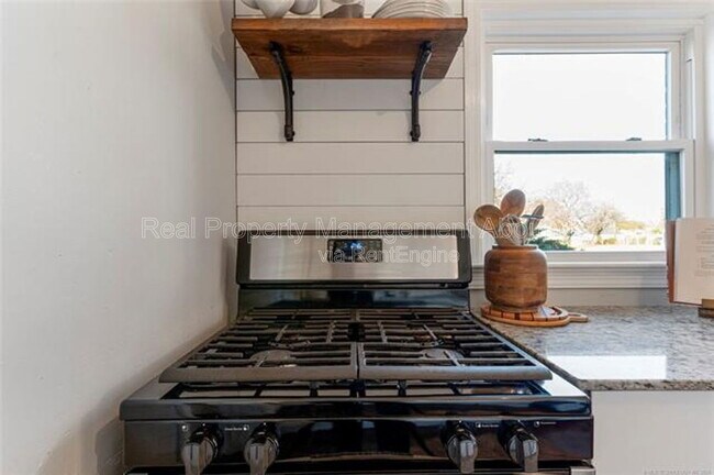 Photo - 704 S Toledo Ave