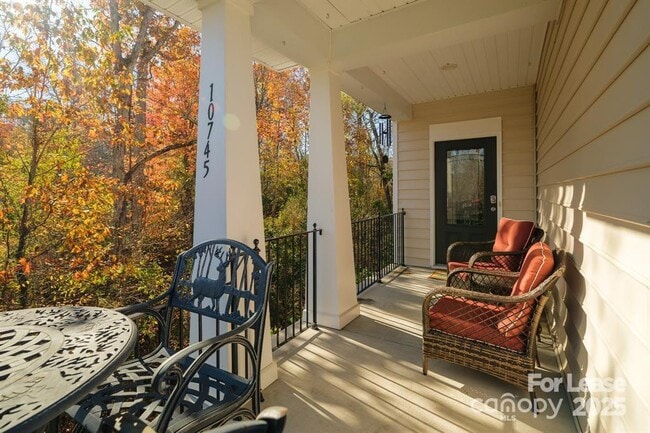 Photo - 10745 Sapphire Trail
