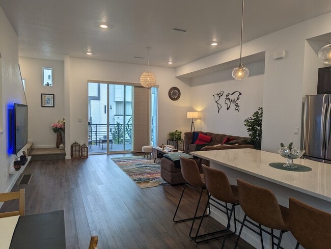 Photo - 6765 Quivas Way