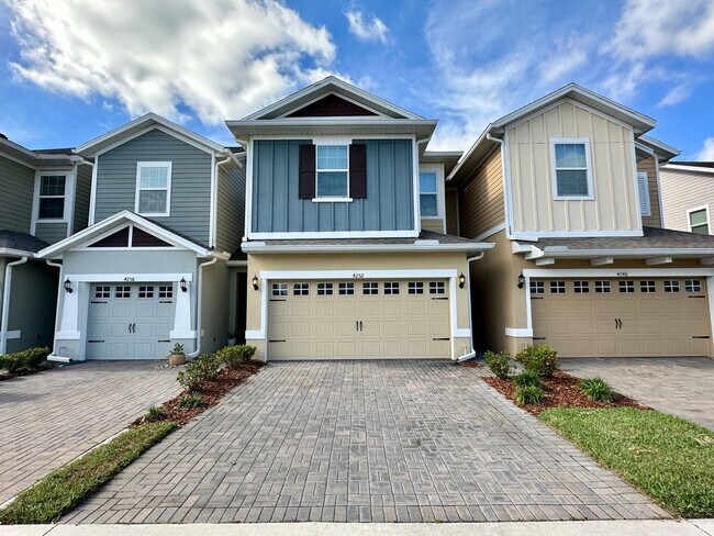 MOVE IN SPECIAL! 3/2.5 Town Home in Golden... - MOVE IN SPECIAL! 3/2.5 Town Home in Golden...