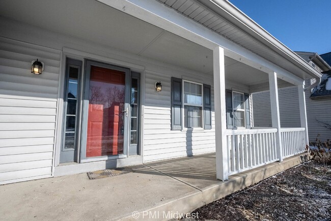 Photo - "Spacious 4-Bedroom Gem with Finished Base... Apartment