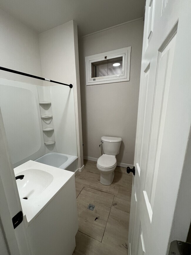 Photo - 211 E Main St