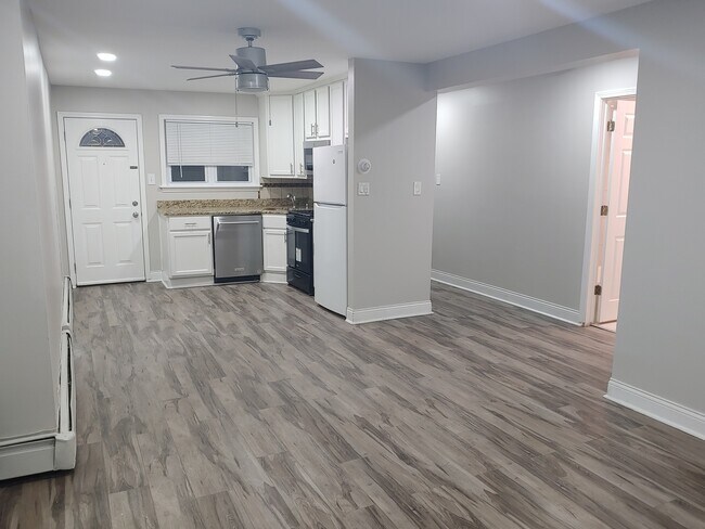 Photo - 6969 N Ashland Blvd Unidad 104