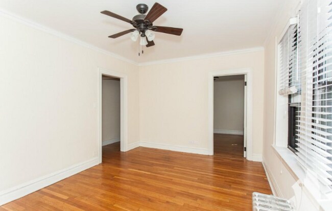 Photo - 4725 N Leavitt St Unidad 1