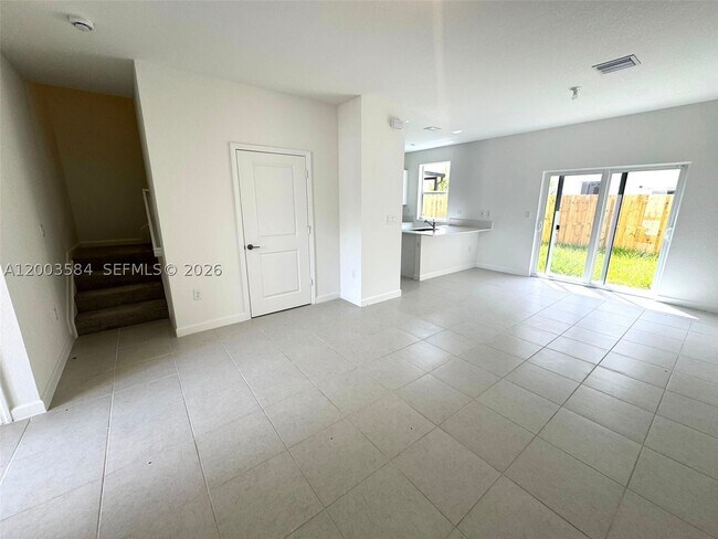 Photo - 2877 SE 24th St