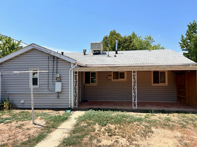 Photo - "Charming 3-Bed Retreat in Aurora!"