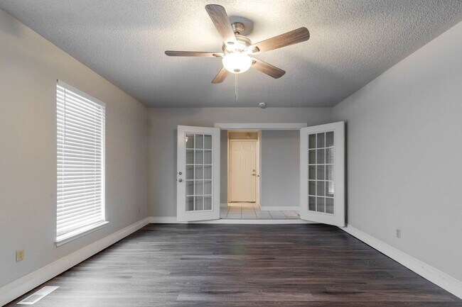 Photo - *One Month Free Move-In Special!* Freshly remodeled 4BD + office/flex space home with 2.5 bathroo...