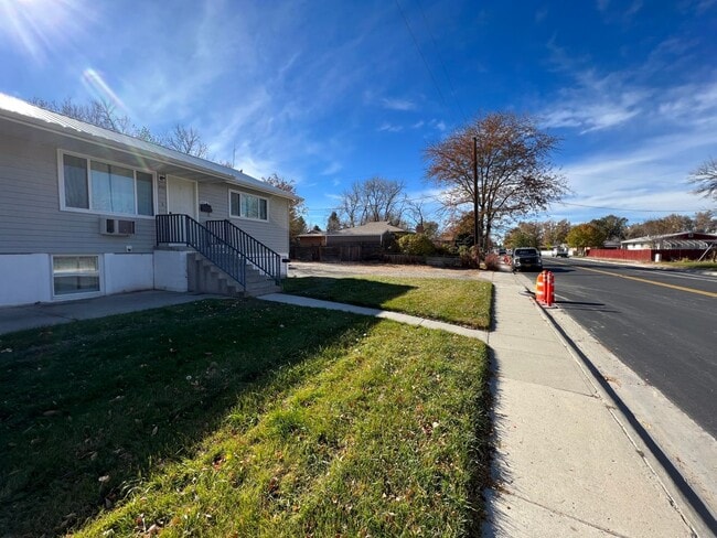 Photo - 221-223 E Sunset Dr. Unit 221-B
