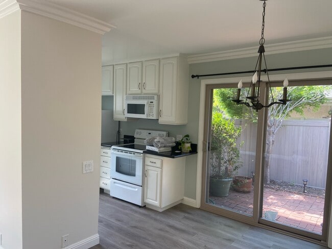 Photo - 2196 Dawn Ct Townhome