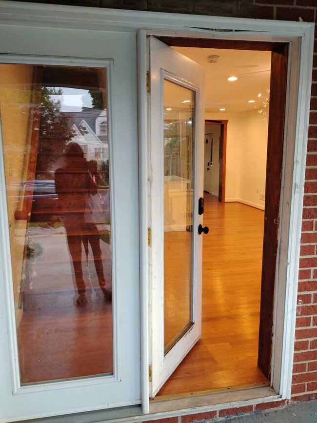 Photo - 108 Irving St
