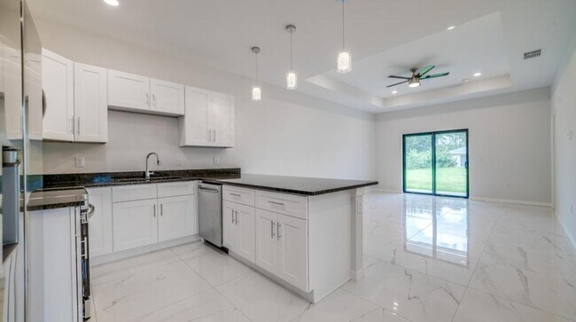 Photo - 4864 Golfview Blvd