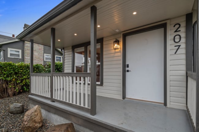 Photo - 207 Ave G