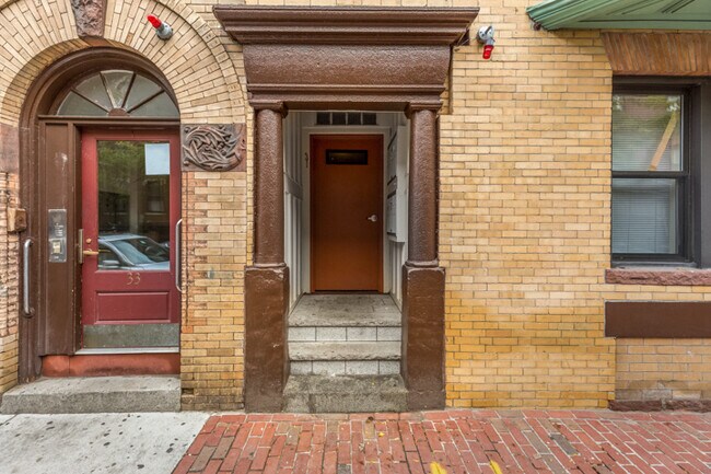 Photo - Two Bed Near Northeastern - No Fee