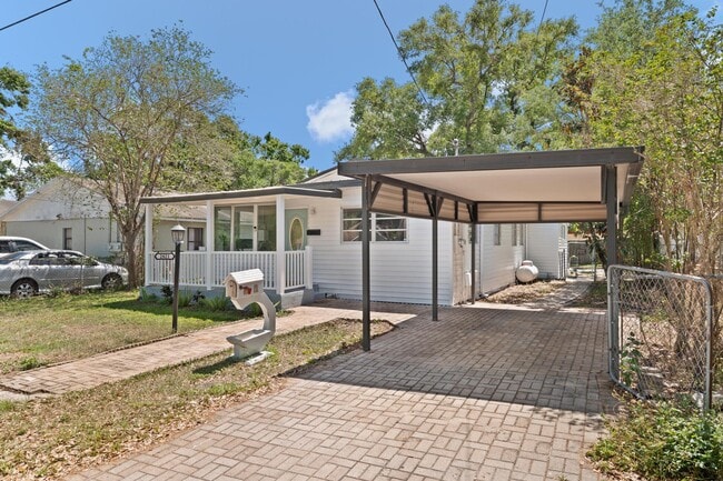 Photo - 2821 Marconi St
