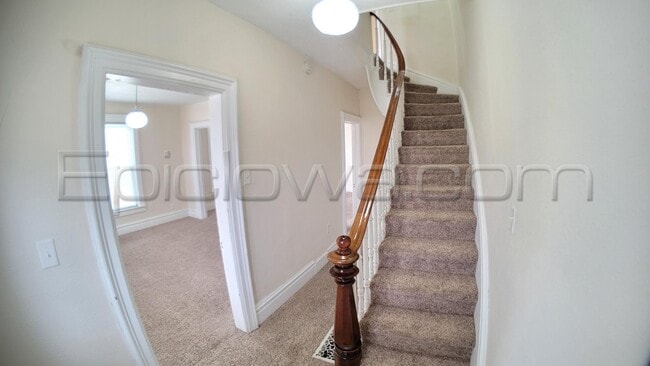 Photo - 1001 C Ave NW