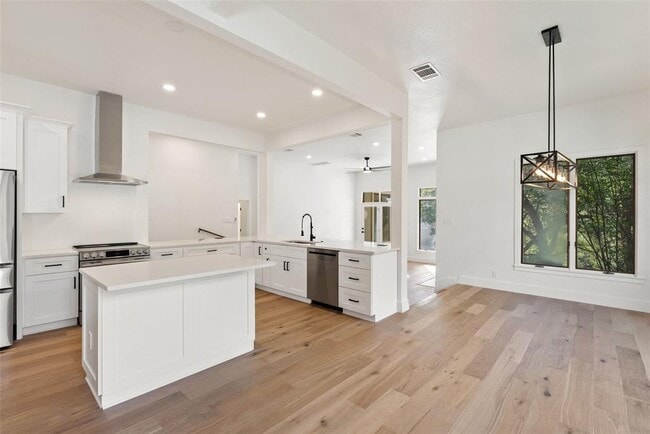 Building Photo - 4231 Westlake Dr Unit C3