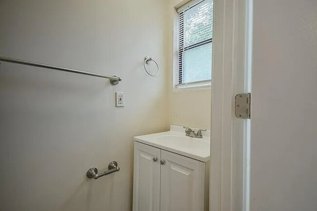 Photo - 105 Fallsbury Rd